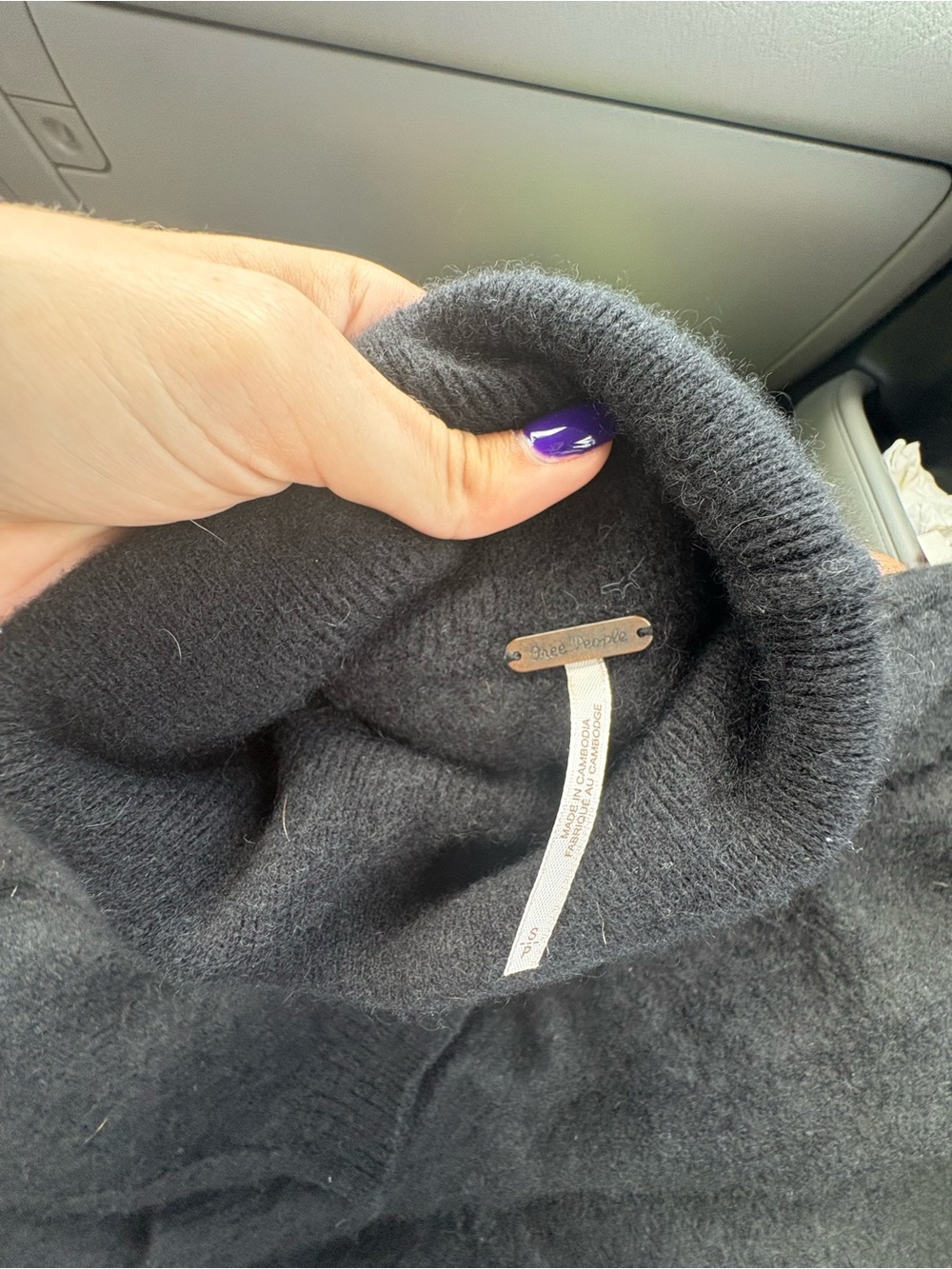 Cashmere Classic Black Turtleneck Cropped Sweater - Women's - Picture 4 of 5